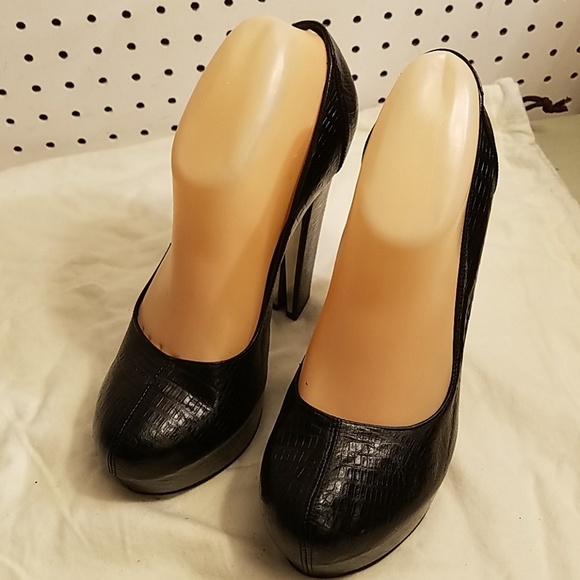 VERSACE BLACK LEATHER PUMPS - Picture 7 of 8